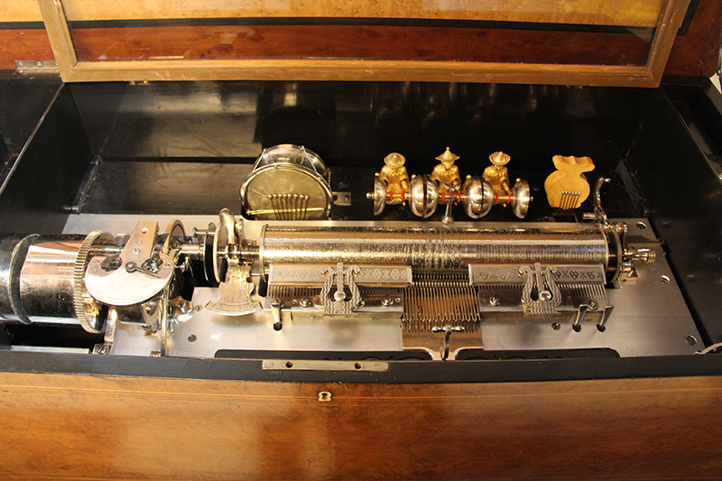 Very-large-interchangeable-Cylinder-Music-box
